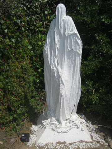 Requien sculpture  by the sea